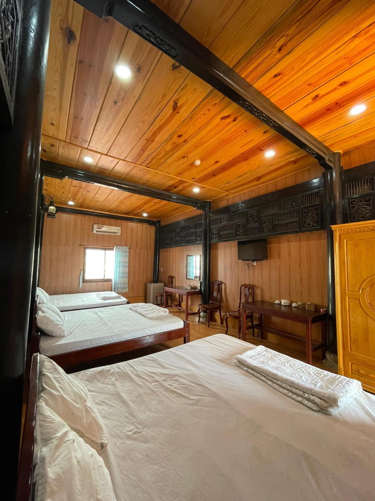Hotel Khach San Huong Xua Hà Tiên Esterno foto